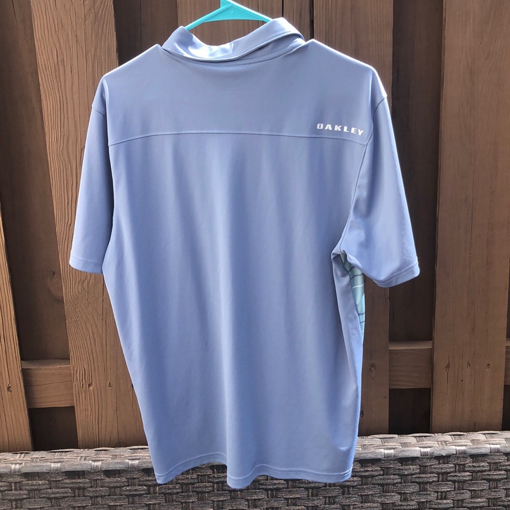 Men’s Oakley Golf Polo: Medium - Picture 2 of 4